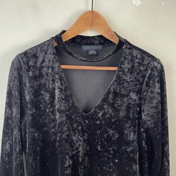 SANCTUARY Choker Neck Black Velvet Top Women’s XS goth grunge bell sleeve - Picture 3 of 9